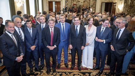 Sabadell explora una fusión con Abanca como alternativa a la opa de BBVA