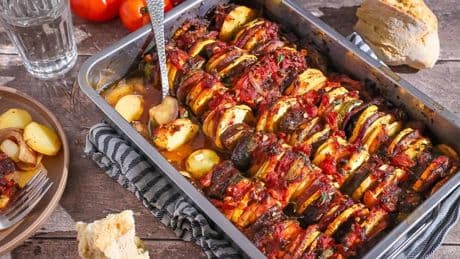 Briam: griechisches Ofengemüse: So geht Ofengemüse auf Griechisch