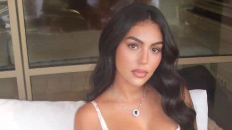 El 'look' más dulce e inesperado con el que Georgina Rodríguez desata rumores de boda