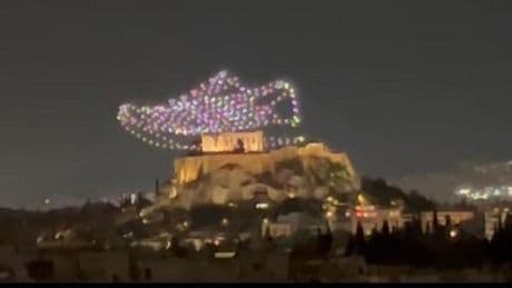 Grecia denunciará a Adidas por un espectáculo publicitario con drones sobre la Acrópolis