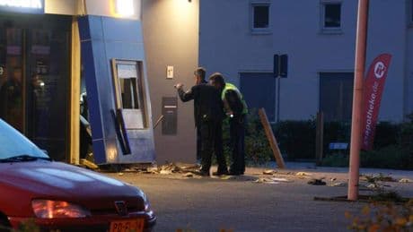 Arrestaties na plofkraken Oostenrijk, doorzoekingen in Nederland