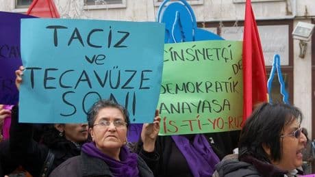 Fatih'te taciz ettiği kadını aracıyla yaralayan zanlı yakalandı