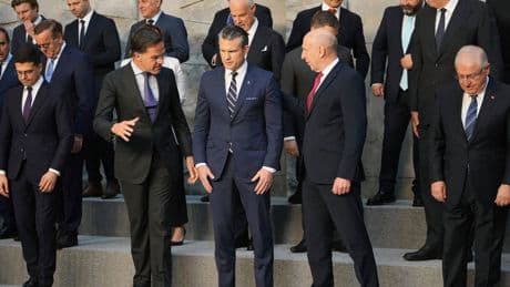 Trump eist, Rutte lijkt te leveren: ‘brede steun’ bij de NAVO voor historische verhoging defensiebudget