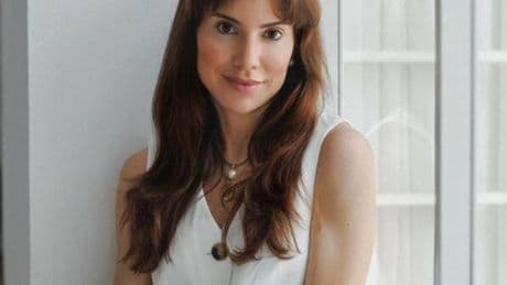 La médico Isabel Viña, experta en nutrición: "Podemos intuir que el hígado acumula un exceso de grasa midiéndonos la cintura"