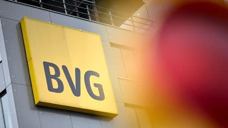 Kriminelle bekommen Adressen und Co. - Cyberattacke! BVG-Kundendaten geknackt