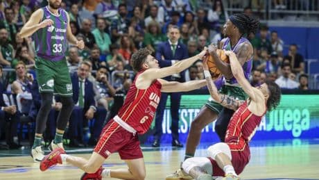 El Unicaja tumba al UCAM tras un partido muy largo