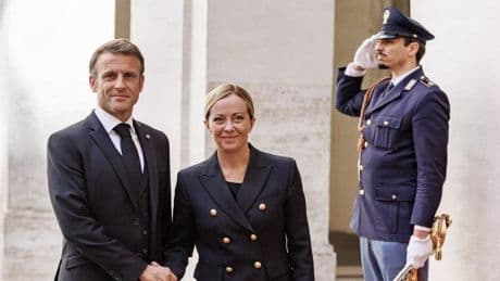 Macron a Roma, vertice del disgelo con Meloni: prove di convergenza su Ucraina e conti Ue