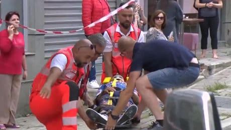 Mikel Landa abandona el Giro de Italia tras sufrir una fuerte caída y tener que ser evacuado en ambulancia