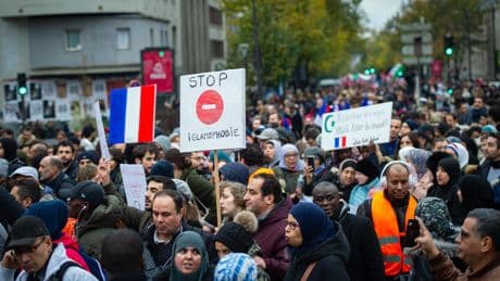 Haine contre les musulmans : pourquoi le mot « islamophobie » divise-t-il ?
