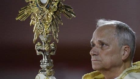 El Papa recuerda a los jóvenes que «consumir no es suficiente»
