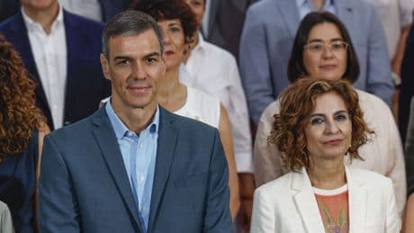 Hacienda se da un atracón recaudatorio con el IRPF, pero fracasa con el alcohol
