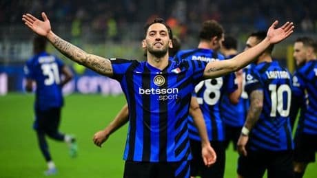 Mourinho'dan Çalhanoğlu'na teklif: 'Gel Fener'e kaptan ol'