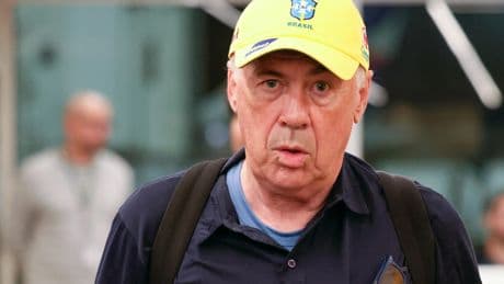 Foot : en images, l’arrivée dingue de Carlo Ancelotti au Brésil