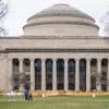 États-Unis : pourquoi l’université de Harvard est dans le viseur de Donald Trump