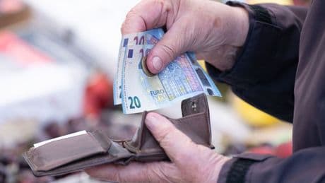 Lebensmittel teurer: Inflation hält sich knapp über der Zwei-Prozent-Marke
