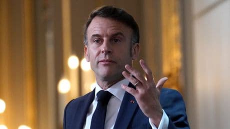 Guerre en Ukraine: Emmanuel Macron promet "d'accroître la pression sur la Russie dans les huit à dix jours prochains"