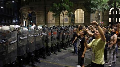 Belgrad: Proteste in Serbien - Studenten fordern Neuwahl des Parlaments