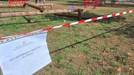 Vibo Valentia, morto il bimbo di 4 anni schiacciato da una trave in un parco: Francesco sottoposto a due operazioni, era in condizioni disperate