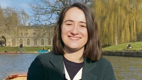 « Malu à contre-vent » de Clarence Angles Sabin : une jeune fille face au souffle des collines