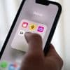 "Pädo-Klatschen" im Trend: Fünf Männer nach Dating-App-Falle festgenommen