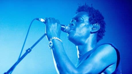 Fans left ‘crying in airport’ after 90s icons scrap gig at last minute