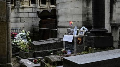 Jim Morrison: son buste, volé sur sa tombe il y a plus de 30 ans, retrouvé par hasard