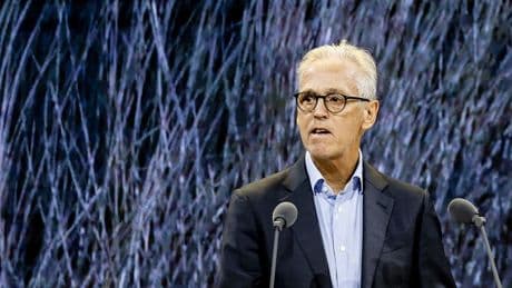 Uitgever en journalist Derk Sauer (72) overleden