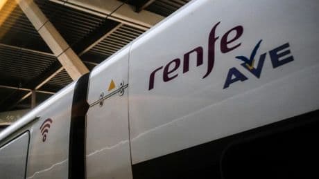 Interrumpida la circulación de trenes de alta velocidad entre Madrid y Andalucía durante una hora por falta de tensión en la catenaria