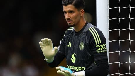 Manchester City Manchester United maçı, Altay Bayındır ilk 11'de