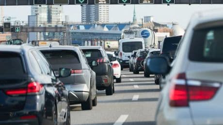 Mega-Stau vor dem Hamburger Elbtunnel