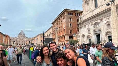 «Ce pape me donne soudain envie de retourner à l’Église» : reportage au Vatican, après l’élection de Léon XIV