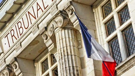 Siphonnage de données au tribunal : l’ex-salarié d’une plateforme d’IA juridique condamné