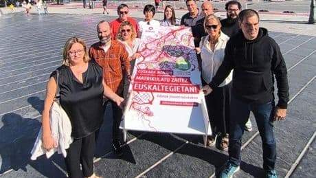 Bilboko euskaltegiek matrikulazio kanpaina hasi dute, 'Euskara nonahi' lelopean