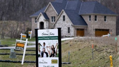 U.S. investors scooping up homes faster than would-be buyers, data shows