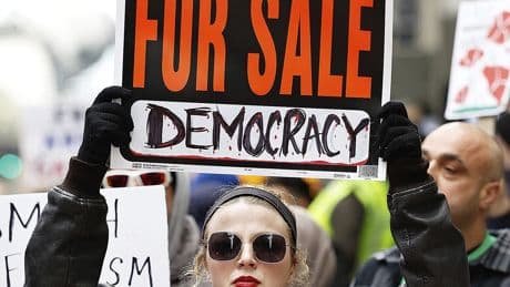 La sociedad civil de EEUU se moviliza "en defensa de la democracia" ante las políticas de Trump