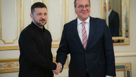 Zelenskiy: Trump ile Rusya'ya karşı yaptırımlar hakkında görüşmek istiyorum
