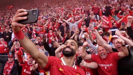 Premier League : en vidéo, l’extraordinaire atmosphère après le nouveau titre de Liverpool