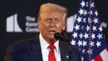 Trump amenaza ahora con elevar hasta el 300% los aranceles a los microchips
