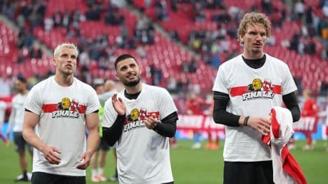 Geschenk von den Fans - Das steckt hinter den Pokal-Shirts