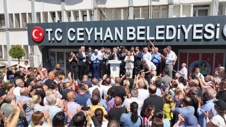 Ceyhan'da gözaltılara tepki: "Kadir Aydar'ın alnı açık, başı diktir"