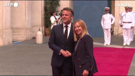 Italia-Francia, Meloni riceve Macron a Palazzo Chigi