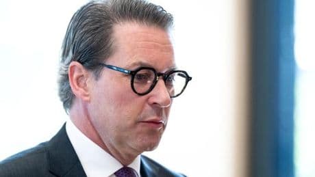 Scheuer wird angeklagt: Bricht ihm jetzt die Pension weg?