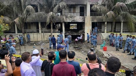 Dodental vliegtuigcrash Bangladesh loopt op