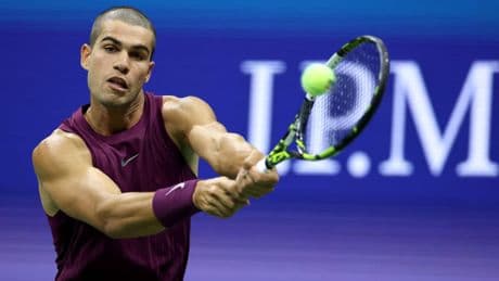 Was ist denn mit dem passiert? - Alcaraz siegt raspelkurz bei US Open