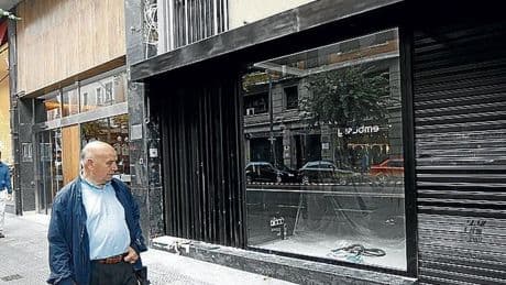 Varios individuos intentan robar herramientas en la nueva pastelería Don Manuel