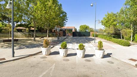 Madrid school shooting: Lockdown as man killed at gates in posh neighbourhood