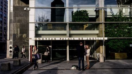 Meurtre d'un homme de 19 ans à Vaulx-en-Velin: le principal suspect et deux autres personnes mises en examen et écrouées