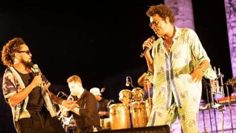 Au festival Les Suds, à Arles, une soirée entre poésie arabe et ferveur brésilienne