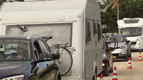 Man treft twee slapende jongens aan in zijn caravan in Roosendaal