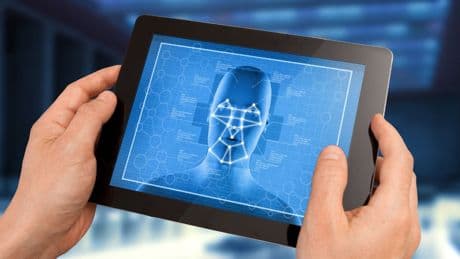 AENA instala control facial en los aeropuertos. ¿Y tu privacidad?